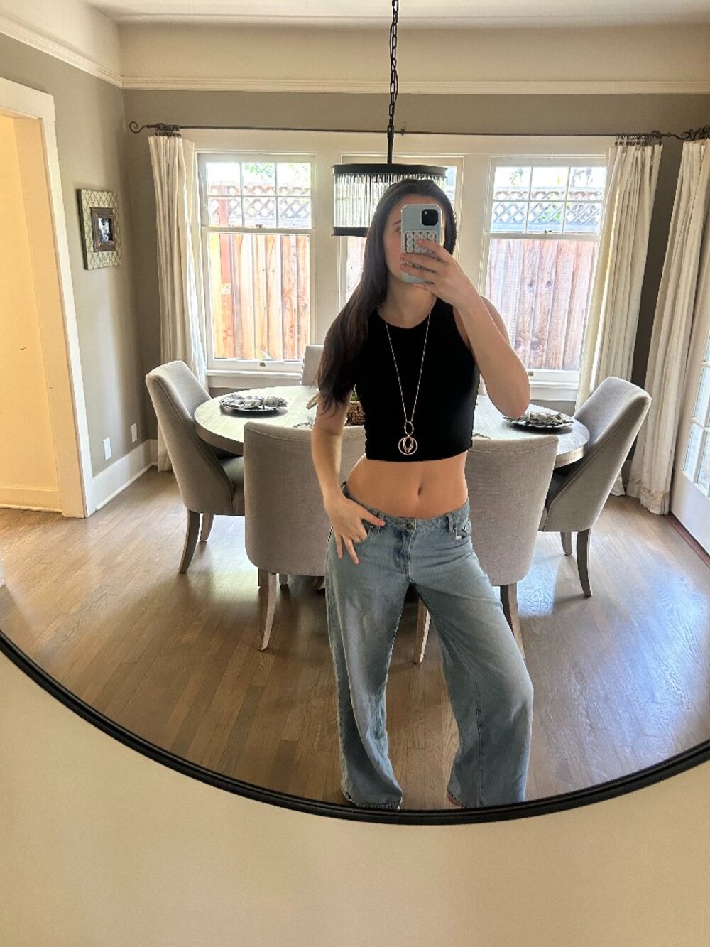 reoria black high neck crop tank 🖤